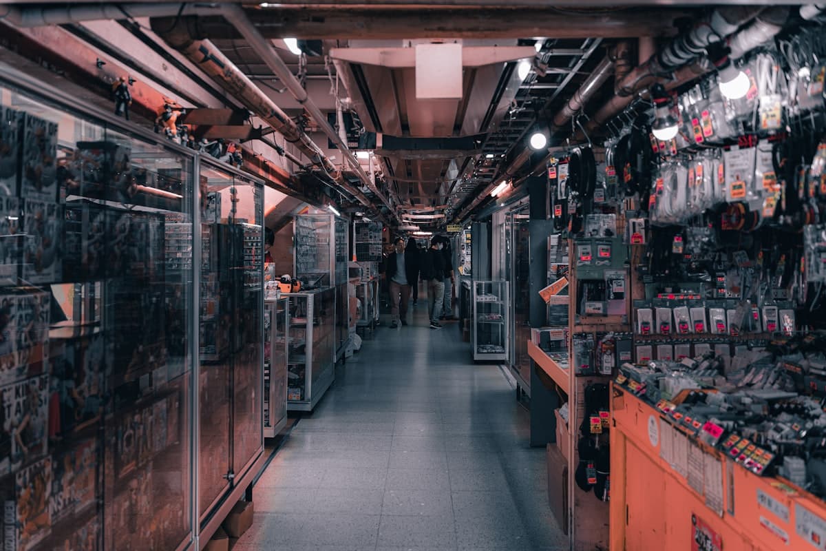 Магазин электронных компонентов в оптовом районе Шэньчжэня